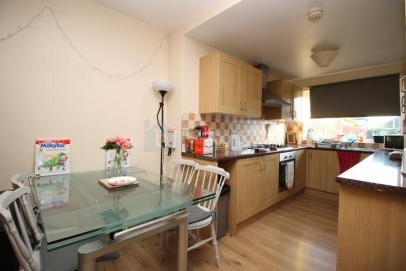 7 Newport View, Leeds LS6 5 bed semi-detached house to rent - £2,318 pcm (£535 pw)