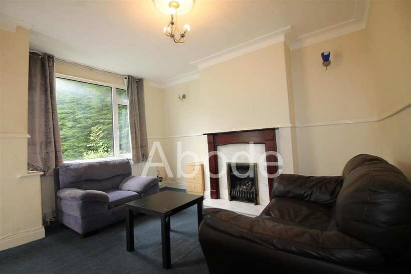 Kelso Gardens, Hyde Park, Leeds 3 bed house to rent - £1,664 pcm (£384 pw)