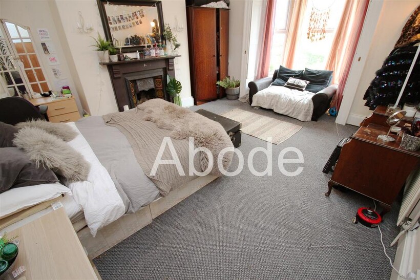 Hyde Park Road, Hyde Park, Leeds 8 bed house to rent - £5,061 pcm (£1,168 pw)