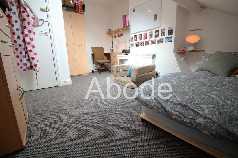 Hyde Park Road, Hyde Park, Leeds 8 bed house to rent - £5,061 pcm (£1,168 pw)