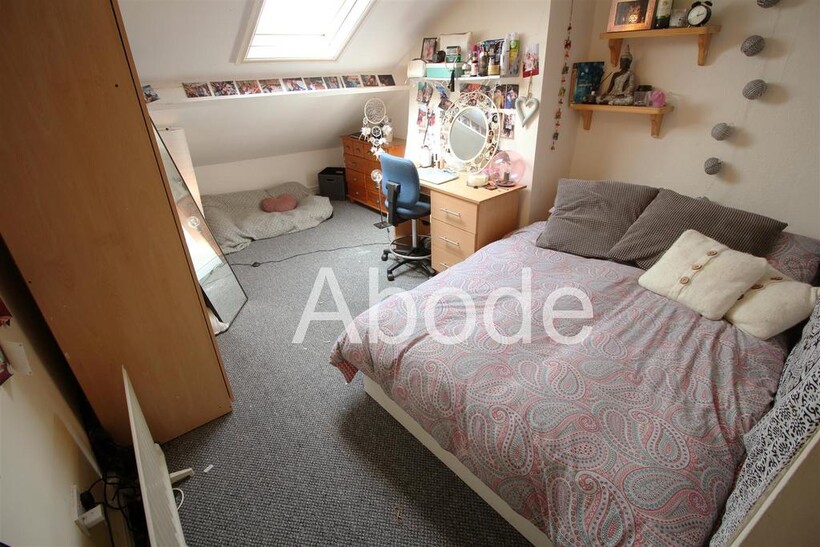 Hyde Park Road, Hyde Park, Leeds 8 bed house to rent - £5,061 pcm (£1,168 pw)