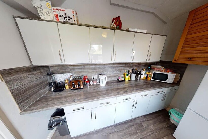 Estcourt Terrace, Leeds 7 bed house to rent - £585 pcm (£135 pw)