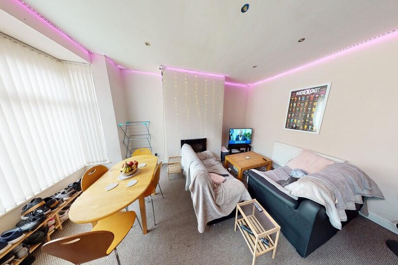 Royal Park Terrace, Leeds 4 bed house to rent - £542 pcm (£125 pw)