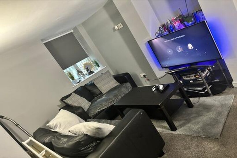St. Michaels Road, Leeds 2 bed house to rent - £433 pcm (£100 pw)