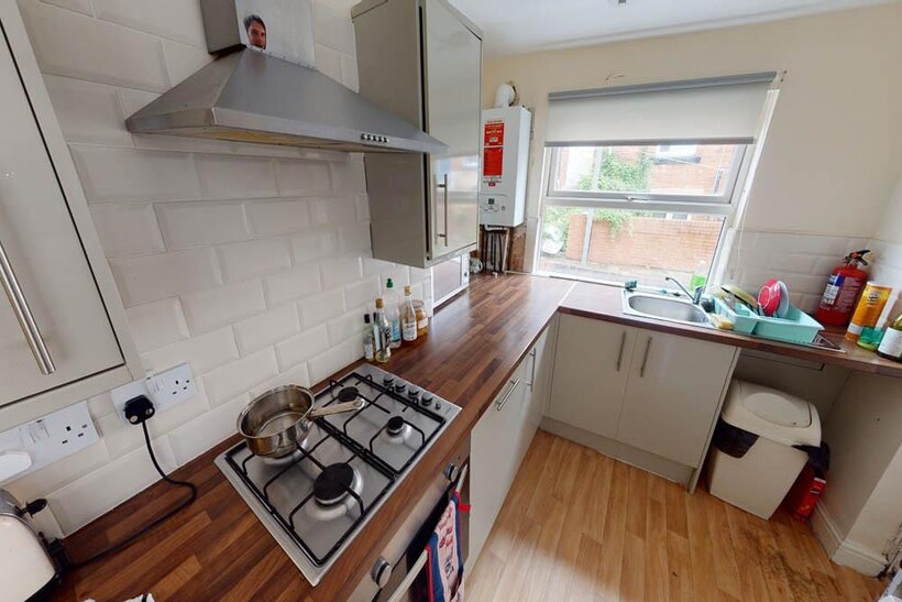 St. Michaels Road, Leeds 2 bed house to rent - £542 pcm (£125 pw)