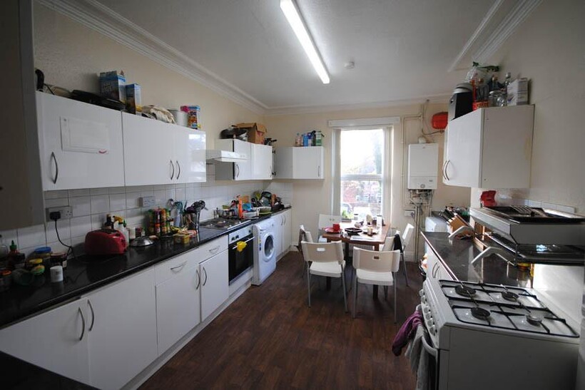 Cardigan Road, Leeds 9 bed house to rent - £477 pcm (£110 pw)