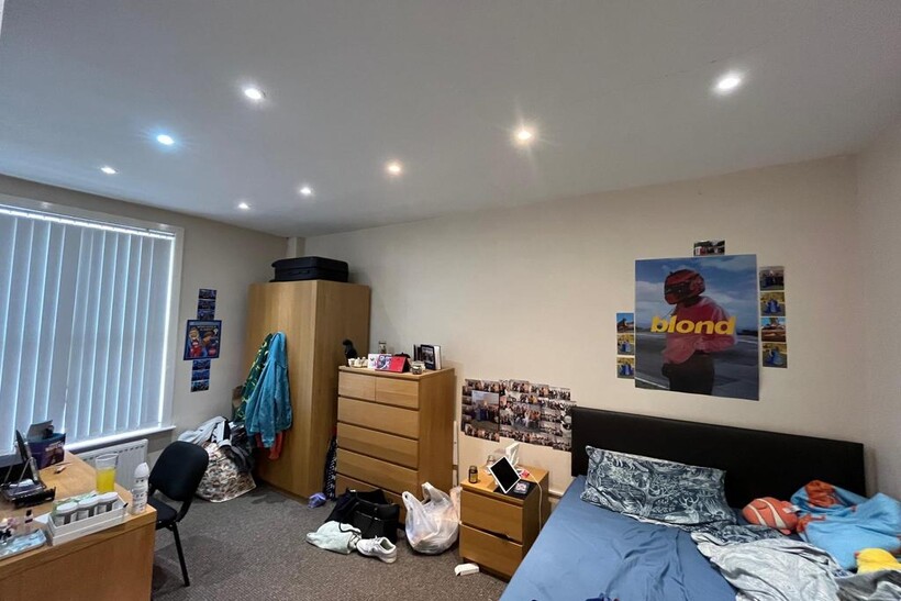 Royal Park Mount, Leeds 4 bed house to rent - £663 pcm (£153 pw)