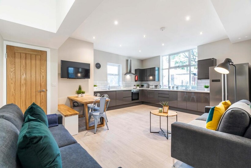 Blenheim Square, Leeds 6 bed house to rent - £715 pcm (£165 pw)