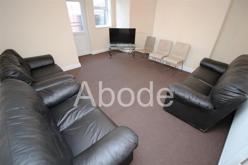 Queens Road, Hyde Park, Leeds 6 bed house to rent - £4,160 pcm (£960 pw)