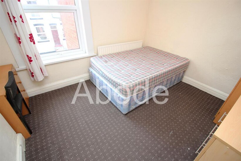 Queens Road, Hyde Park, Leeds 6 bed house to rent - £4,160 pcm (£960 pw)