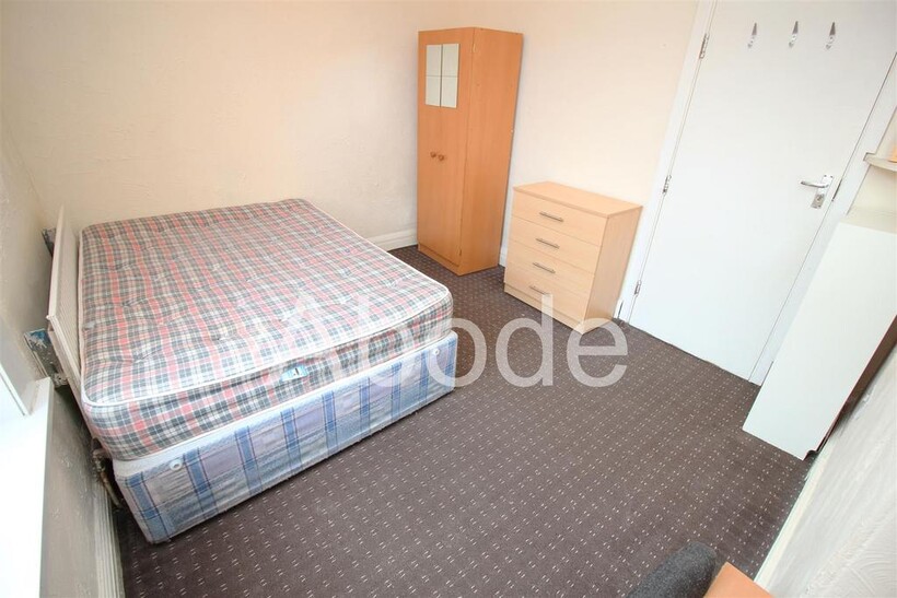 Queens Road, Hyde Park, Leeds 6 bed house to rent - £4,160 pcm (£960 pw)