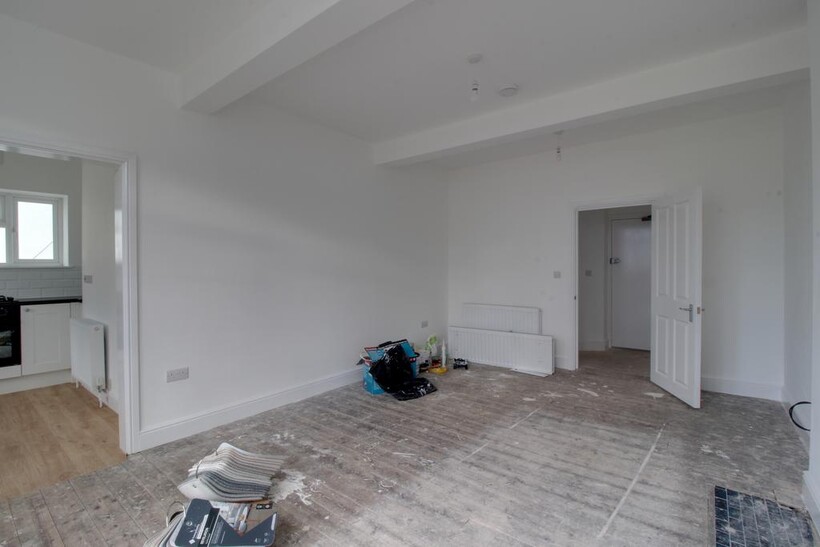 St. Augustines Avenue, South Croydon CR2 2 bed flat to rent - £1,750 pcm (£404 pw)