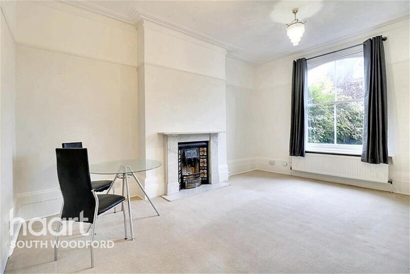 Cleveland Road, South Woodford, E18 5 bed semi-detached house to rent - £4,500 pcm (£1,038 pw)