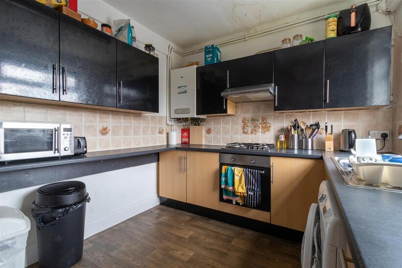 St Anne`s Road, Headingley, Leeds 5 bed house to rent - £2,340 pcm (£540 pw)