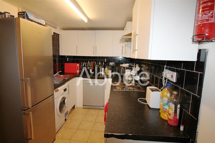 Archery Street, Woodhouse, Leeds 5 bed house to rent - £2,700 pcm (£623 pw)