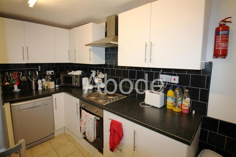 Archery Street, Woodhouse, Leeds 5 bed house to rent - £2,700 pcm (£623 pw)