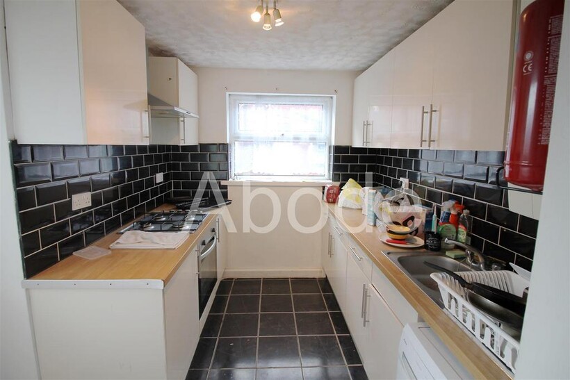 Ashville Road, Hyde Park, Leeds 5 bed house to rent - £2,383 pcm (£550 pw)