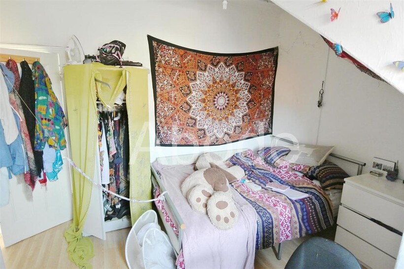 Harold Grove, Hyde Park, Leeds 4 bed house to rent - £1,993 pcm (£460 pw)