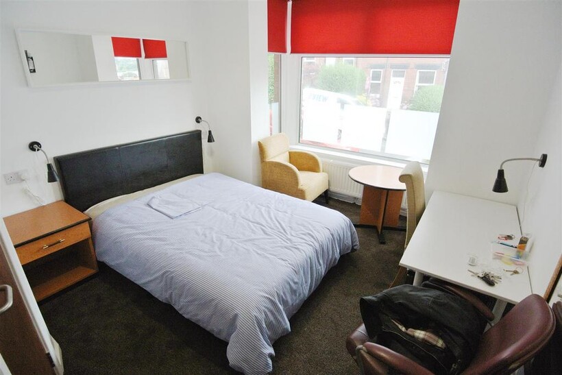 Wetherby Grove, Burley, Leeds 5 bed house to rent - £2,981 pcm (£688 pw)