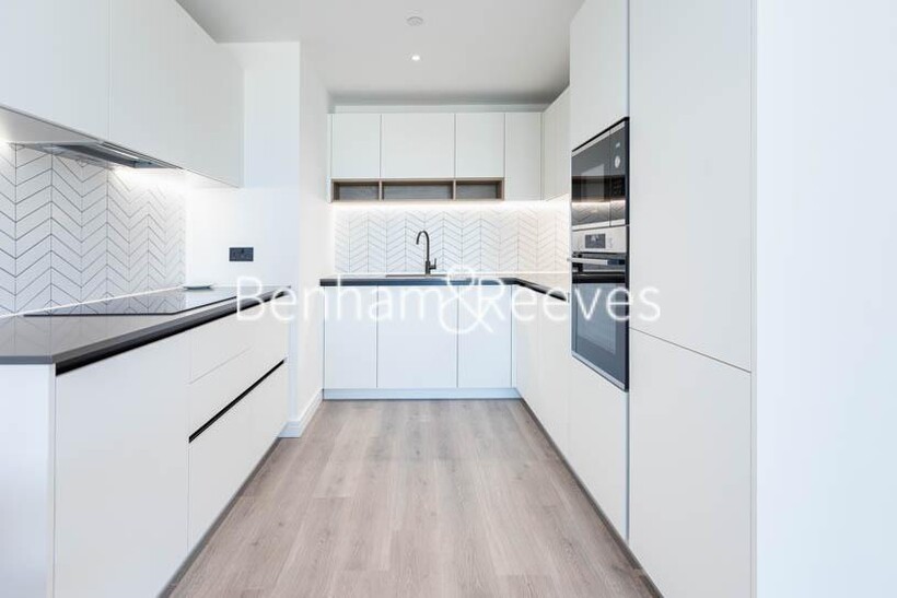 Glenthorne Road, Hammersmith W6 2 bed apartment to rent - £3,500 pcm (£808 pw)