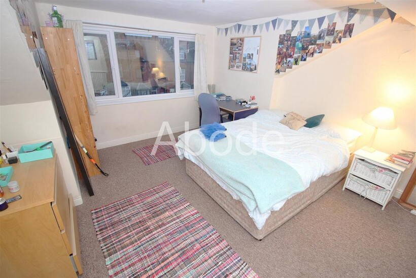 Wrangthorn Terrace, Hyde Park, Leeds 5 bed house to rent - £3,090 pcm (£713 pw)