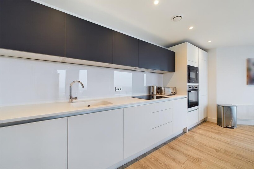 at Manchester, Three60 M15 2 bed apartment to rent - £2,100 pcm (£485 pw)