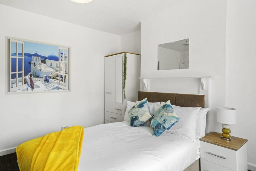Western Avenue, London W3 1 bed in a house share to rent - £895 pcm (£207 pw)