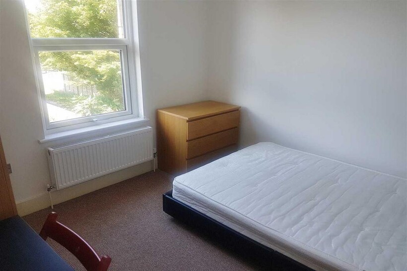 Guildford Road, Canterbury 1 bed in a house share to rent - £470 pcm (£108 pw)
