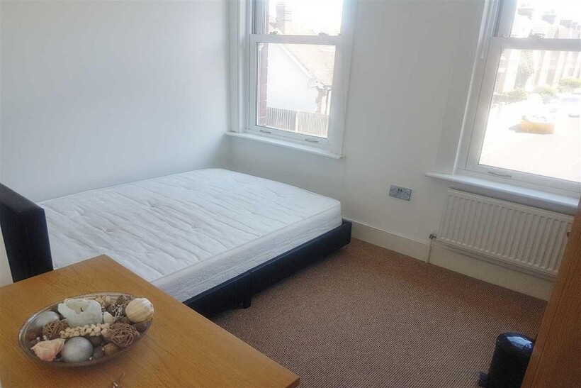 Guildford Road, Canterbury 1 bed in a house share to rent - £470 pcm (£108 pw)