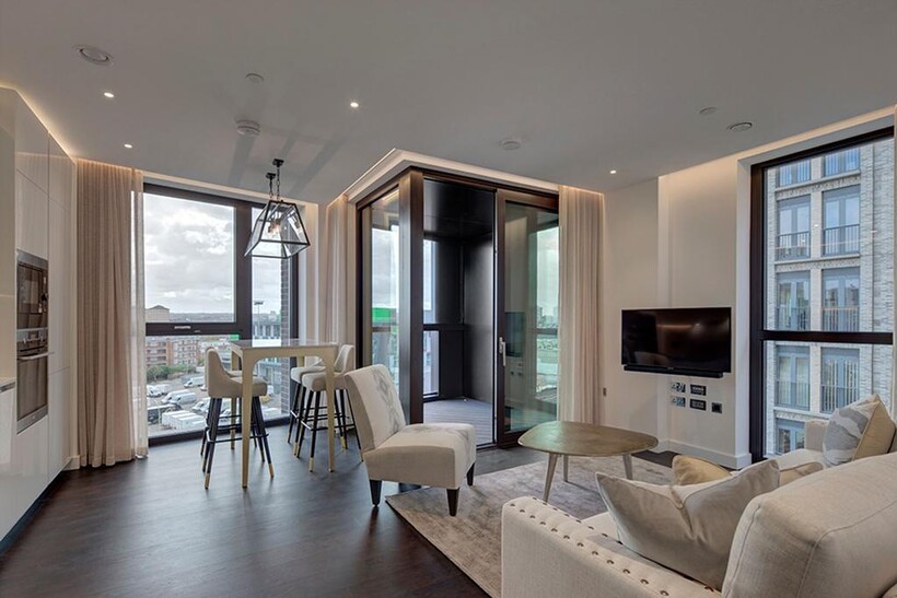 Charles Clowes Walk, London, SW11 2 bed apartment to rent - £4,225 pcm (£975 pw)