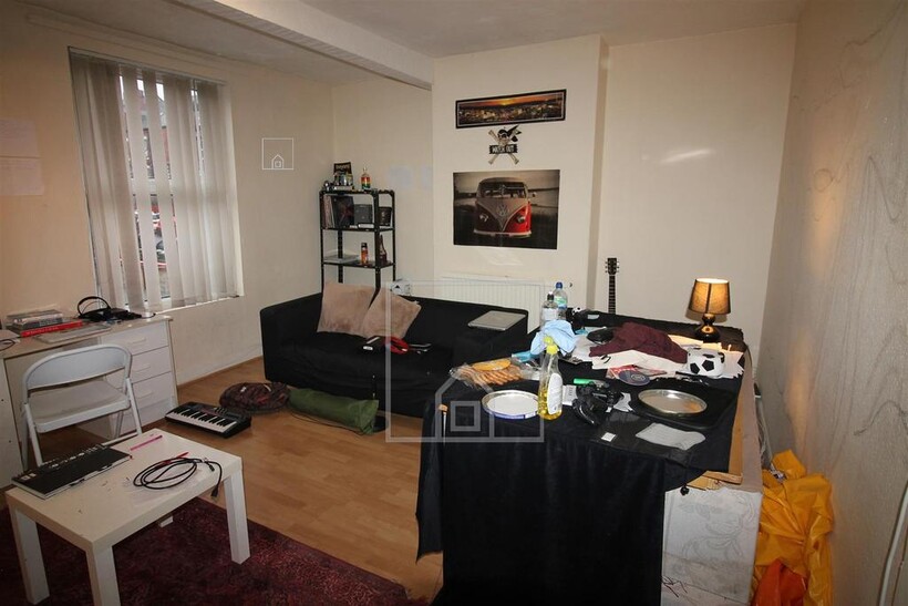 Brudenell Grove, Hyde Park, Leeds 2 bed flat to rent - £1,343 pcm (£310 pw)