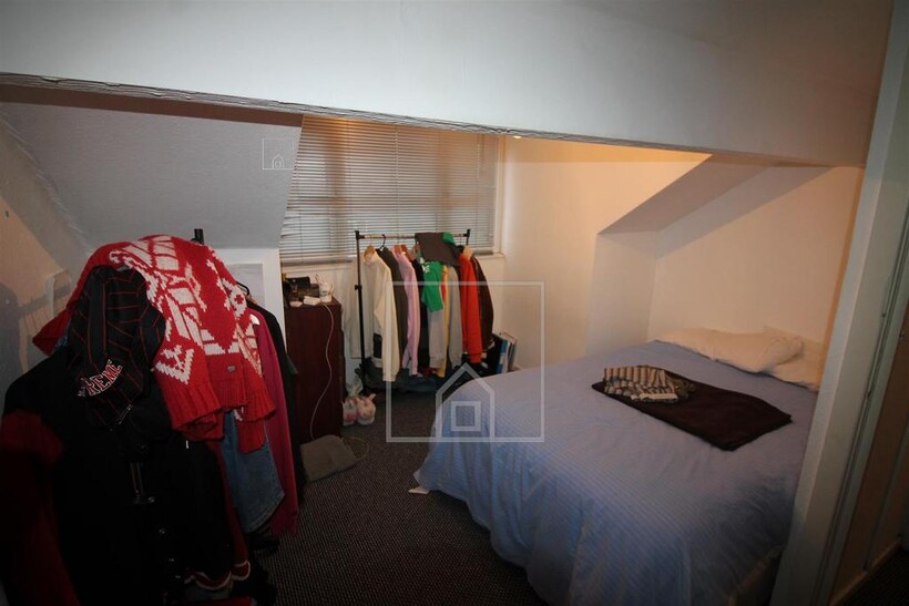 Brudenell Grove, Hyde Park, Leeds 2 bed flat to rent - £1,343 pcm (£310 pw)