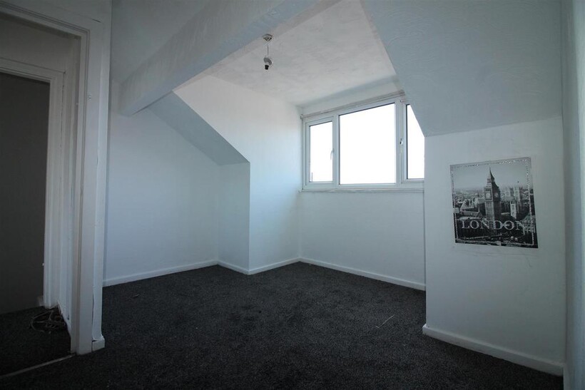 Brudenell Grove, Hyde Park, Leeds 2 bed flat to rent - £1,343 pcm (£310 pw)