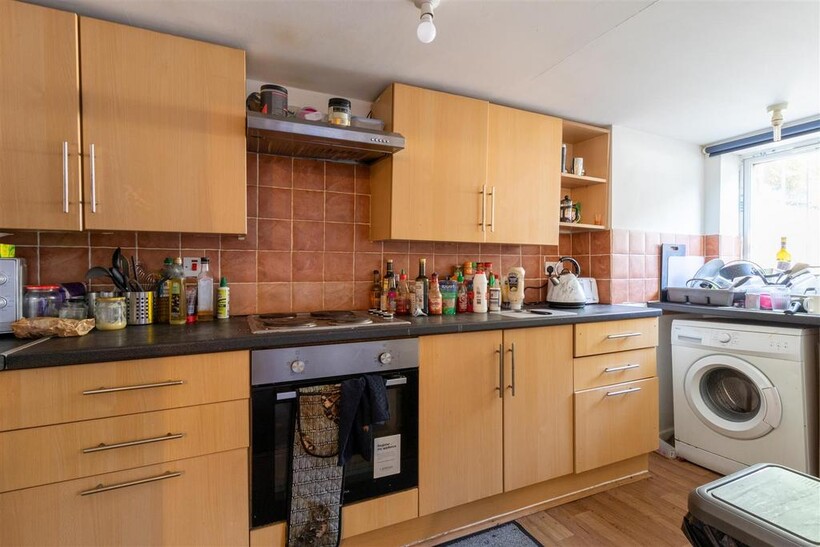 Royal Park Avenue, Hyde Park, Leeds 3 bed house to rent - £1,898 pcm (£438 pw)