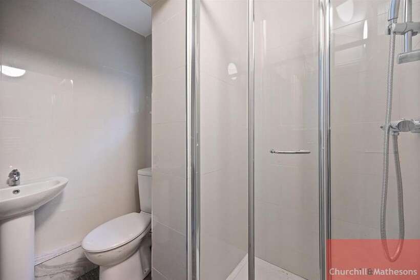 High Street, London, NW10 4LS 3 bed flat to rent - £4,000 pcm (£923 pw)