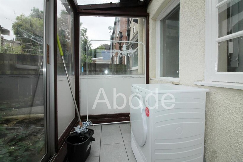 Kelso Gardens, Hyde Park, Leeds 3 bed house to rent - £2,392 pcm (£552 pw)