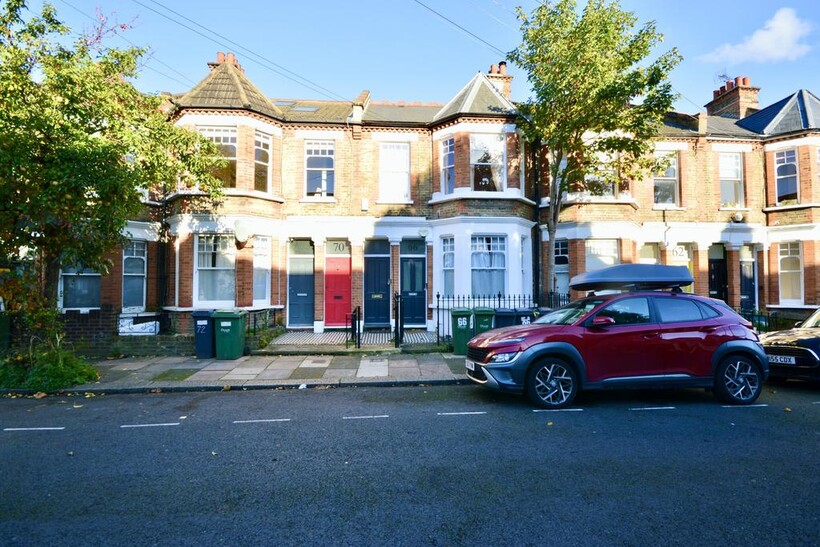 Littlebury Road, London SW4 1 bed flat to rent - £2,200 pcm (£508 pw)
