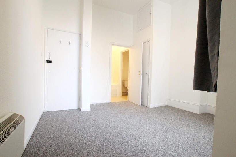 Upper Rock Gardens, Brighton BN2 1 bed flat to rent - £975 pcm (£225 pw)