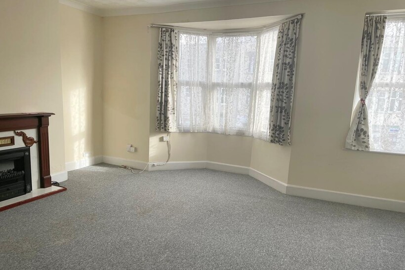 Lewes Road, Brighton BN2 1 bed flat to rent - £1,045 pcm (£241 pw)