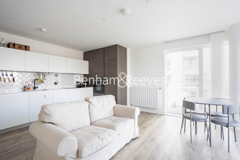 Anderson Road,  Kidbrooke SE3 2 bed apartment to rent - £2,300 pcm (£531 pw)