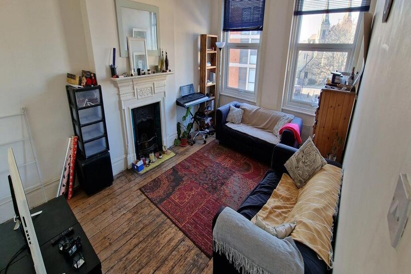 Fortess Road, London NW5 3 bed flat to rent - £2,708 pcm (£625 pw)