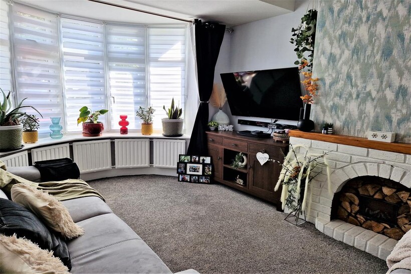 London Road, Hadleigh, SS7 1 bed in a house share to rent - £700 pcm (£162 pw)
