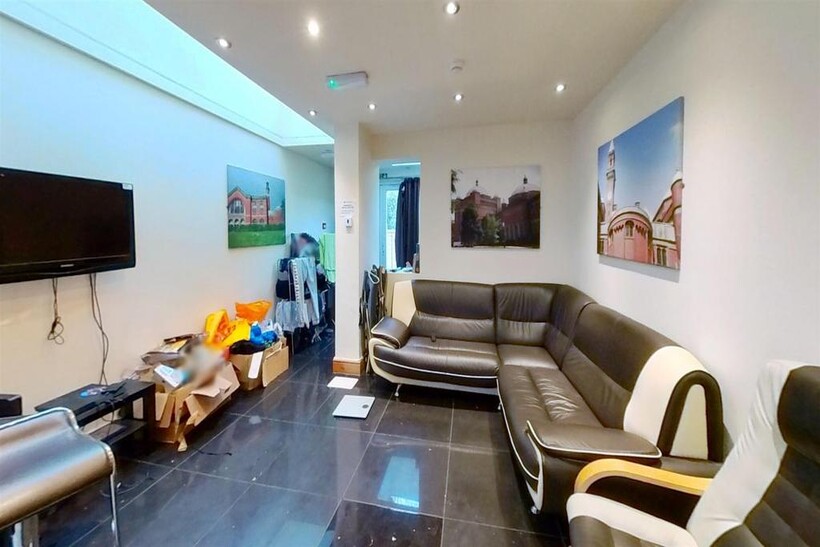 127 Heeley Road Living Room.jpg