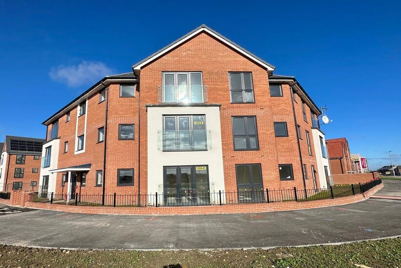 Grasmere Place, Wixams, Bedford, MK45 2 bed property to rent - £1,350 pcm (£312 pw)