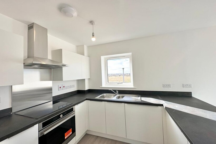Grasmere Place, Wixams, Bedford, MK45 2 bed property to rent - £1,350 pcm (£312 pw)