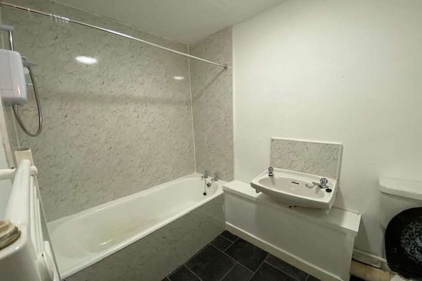Commerce St, Arbroath, Angus, DD11 1 bed flat to rent - £475 pcm (£110 pw)
