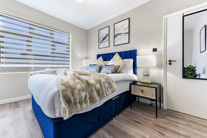 Vicarage Road, London N17 3 bed end of terrace house to rent - £7,710 pcm (£1,779 pw)