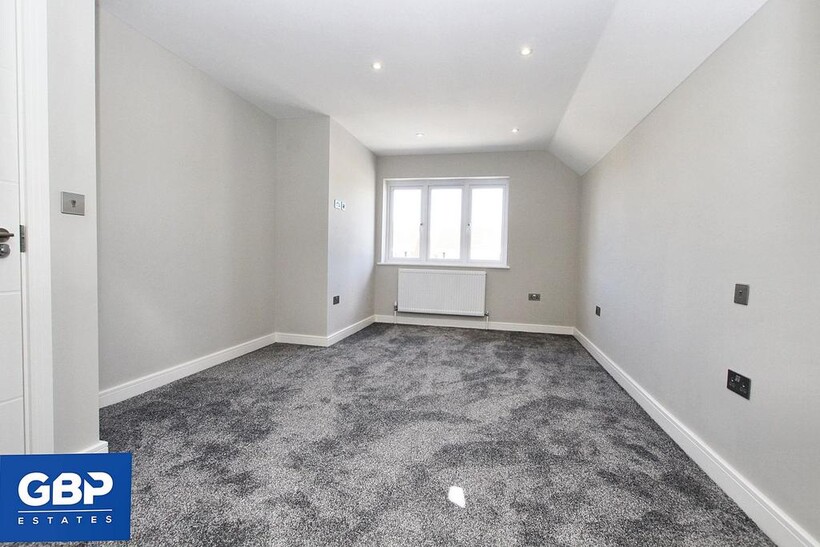 168A Branksome Avenue, Stanford Le... 5 bed house share to rent - £800 pcm (£185 pw)