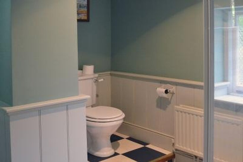Bonchurch Village Road, Ventnor PO38 3 bed terraced house to rent - £1,450 pcm (£335 pw)
