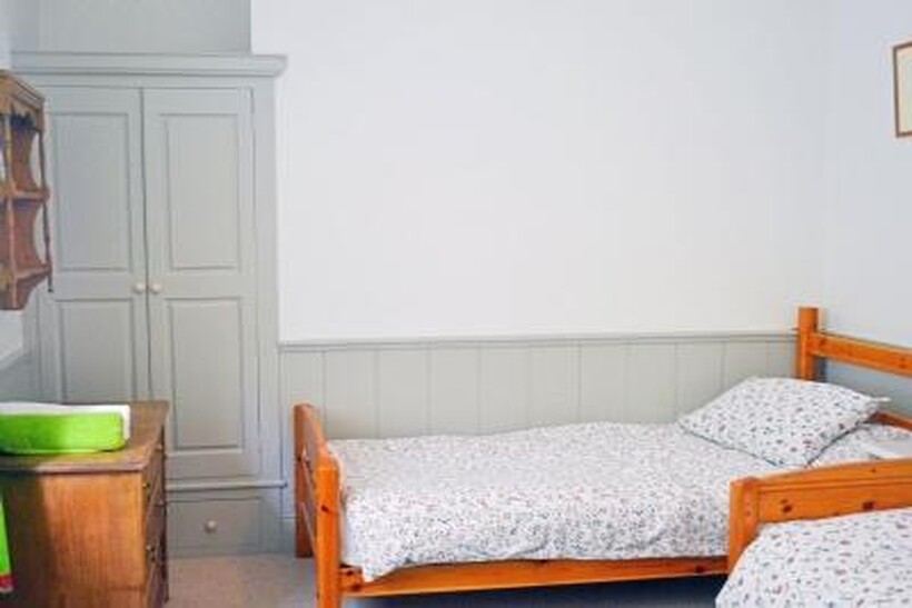 Bonchurch Village Road, Ventnor PO38 3 bed terraced house to rent - £1,450 pcm (£335 pw)